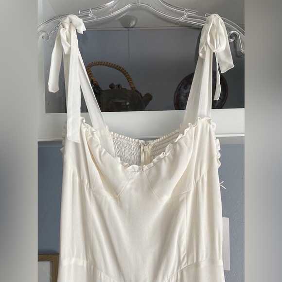 NWT Reformation Women's Ivory Dress size 8 - Picture 2 of 5